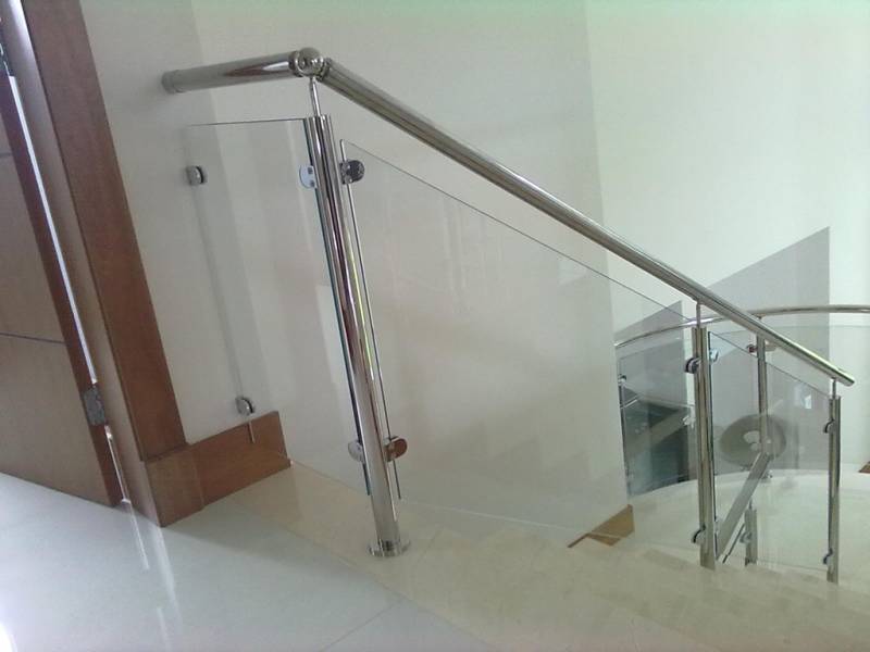 Corrimãos de Alumínio com Vidro Engenheiro Goulart - Corrimão de Vidro em Escada Interna