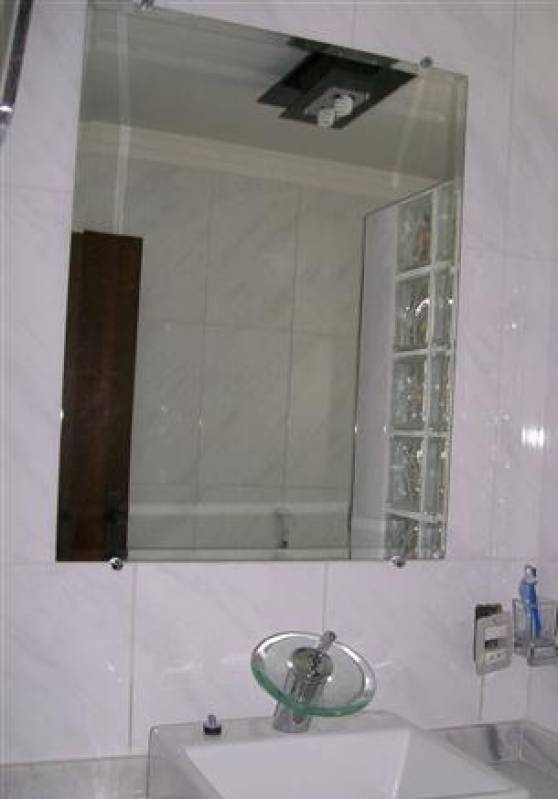 Vidraçaria para Espelho de Banheiro em Sp Bom Retiro - Vidraçaria para Fabricação de Corrimão